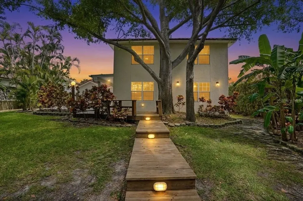 860 Sand Pine Drive NE St Petersburg FL 33703