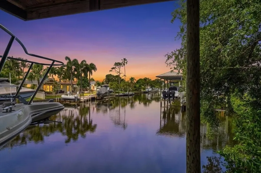 860 Sand Pine Drive NE St Petersburg FL 33703