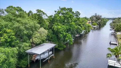 860 Sand Pine Drive NE St Petersburg FL 33703