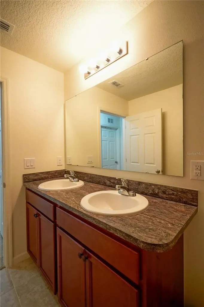 436 Great Falls Lane SW Palm Bay FL 32908