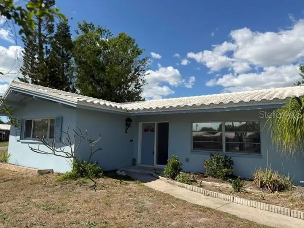 2028 Imperial Way Clearwater FL 33764