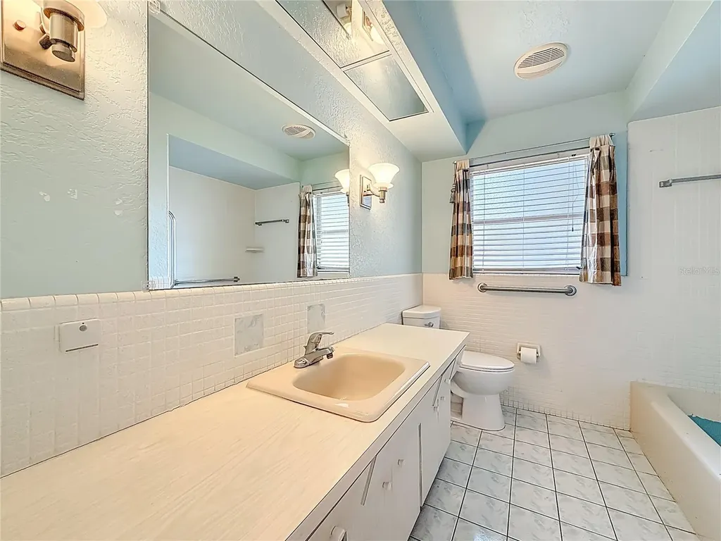 2028 Imperial Way Clearwater FL 33764