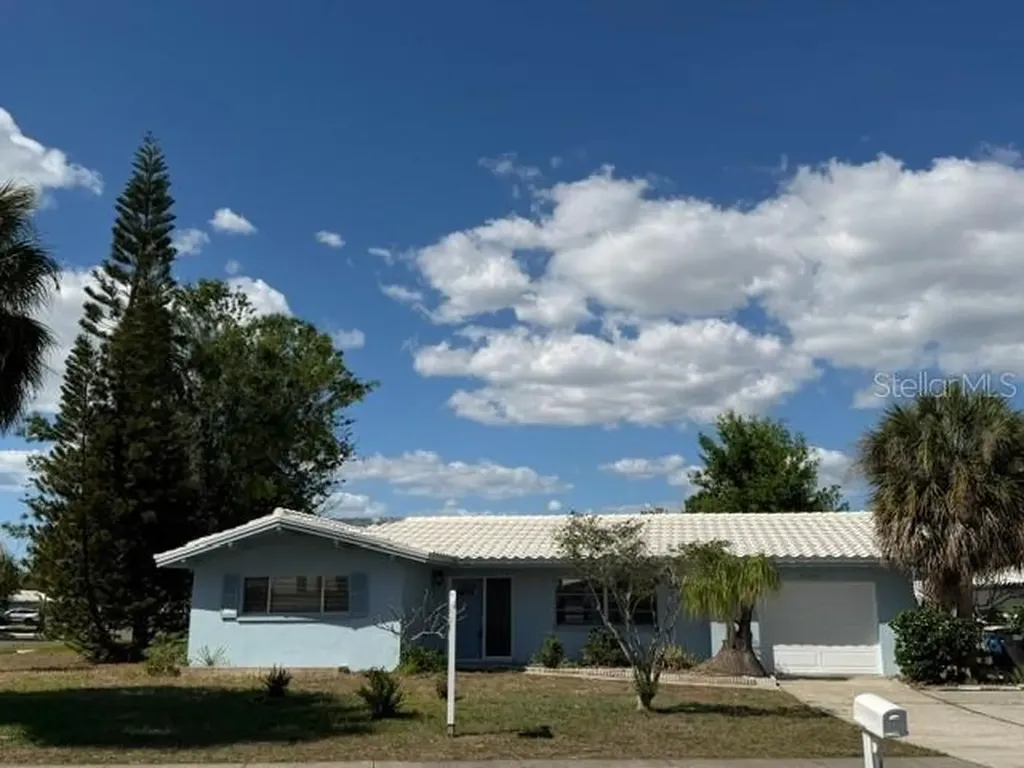 2028 Imperial Way Clearwater FL 33764