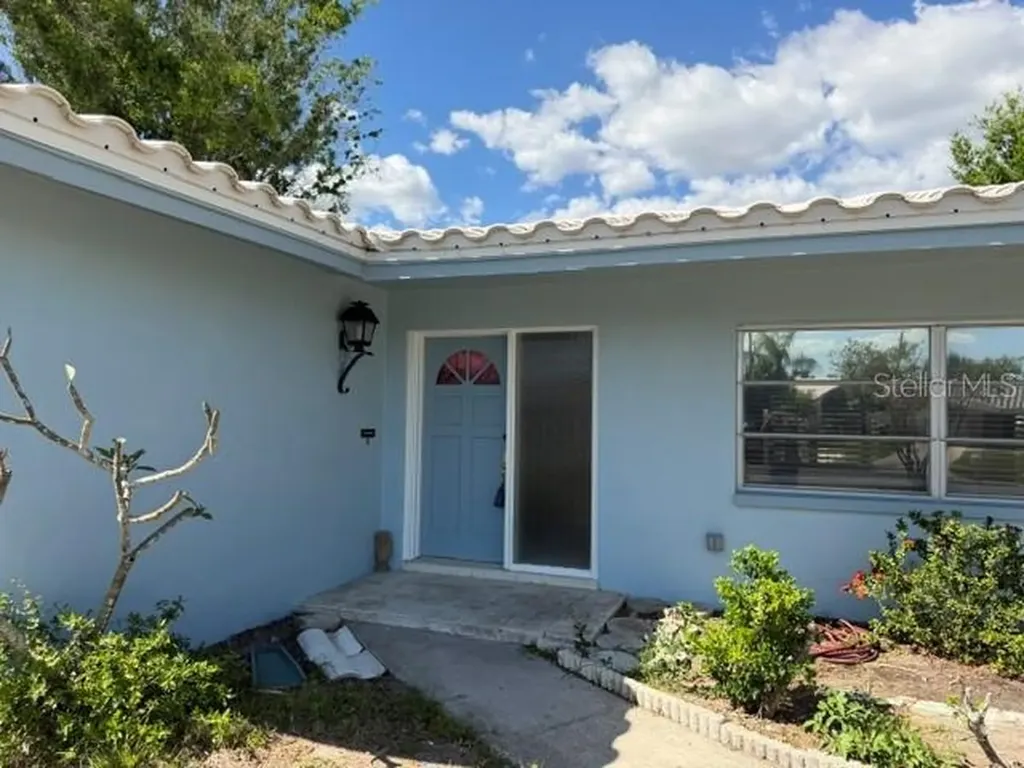 2028 Imperial Way Clearwater FL 33764