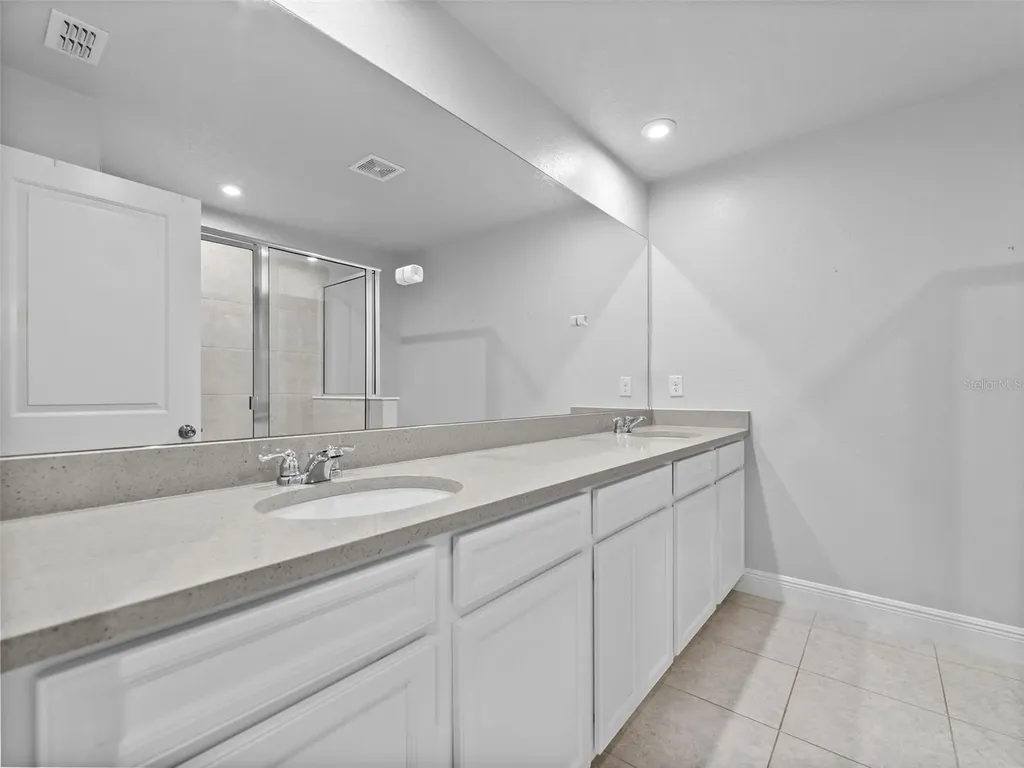 5845 Grand Sonata Tampa FL 33558