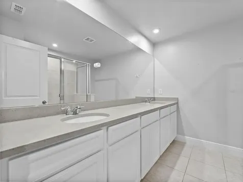 5845 Grand Sonata Tampa FL 33558