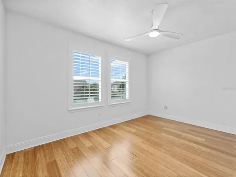 5845 Grand Sonata Tampa FL 33558