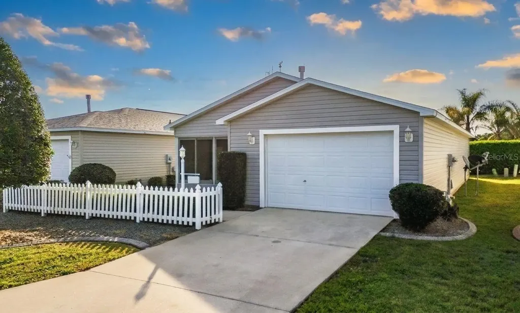 1626 Gibbes Way The Villages FL 32162