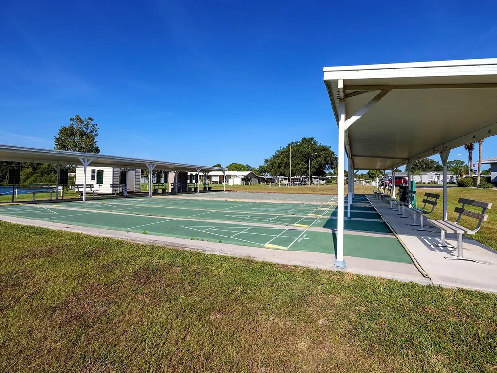 1231 Elkhart Circle Tavares FL 32778