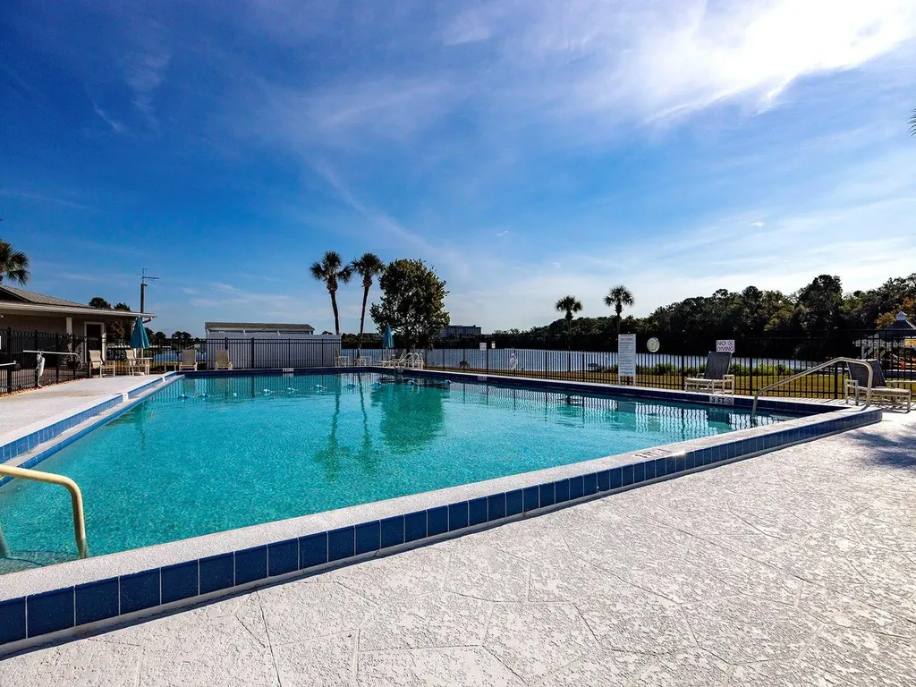 1231 Elkhart Circle Tavares FL 32778