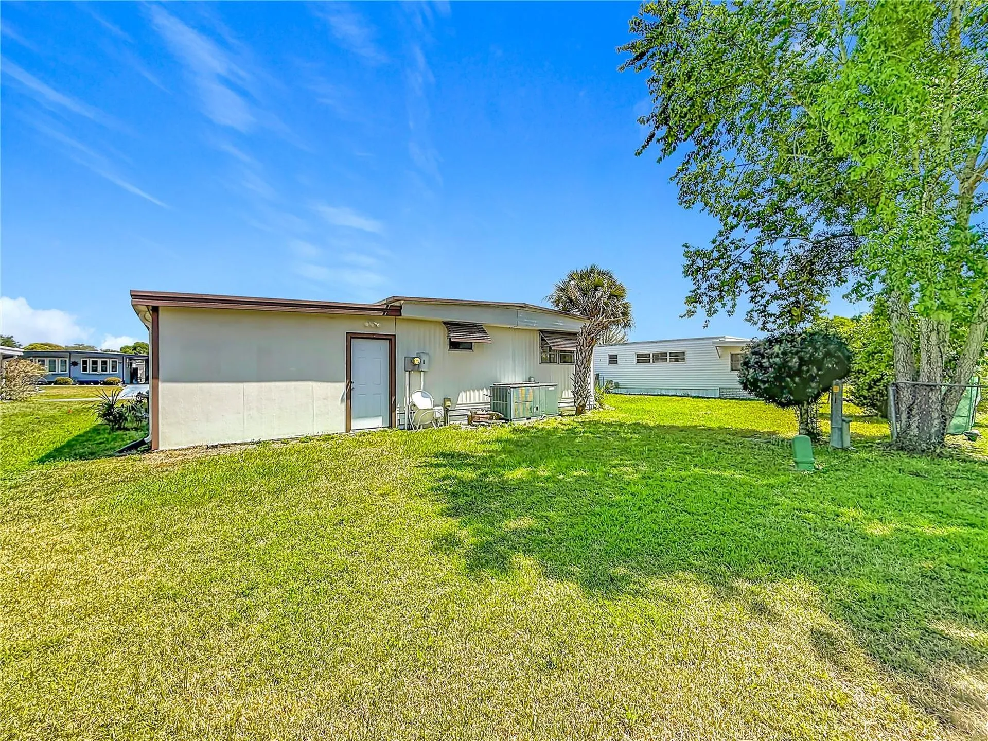 1231 Elkhart Circle Tavares FL 32778