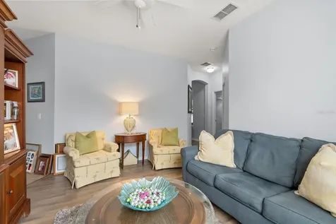 2445 Pickford Circle Apopka FL 32703