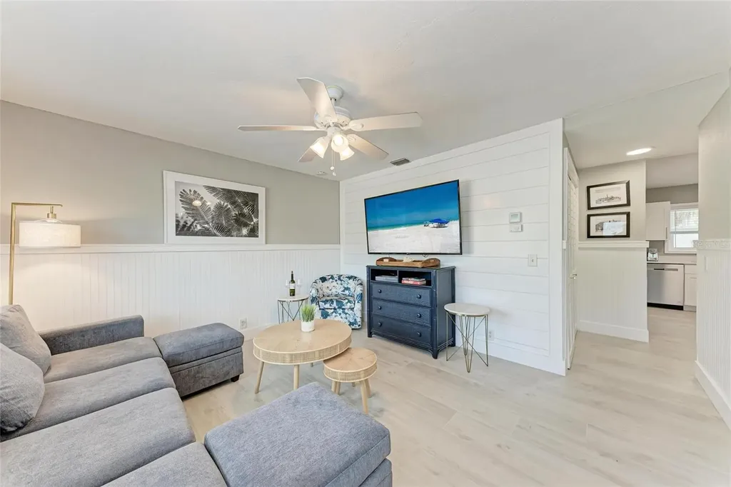 101 25th Street N Bradenton Beach FL 34217