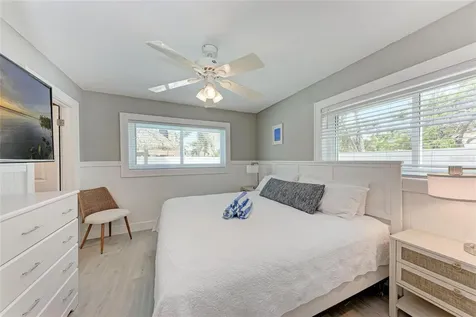 101 25th Street N Bradenton Beach FL 34217