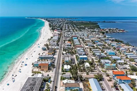101 25th Street N Bradenton Beach FL 34217