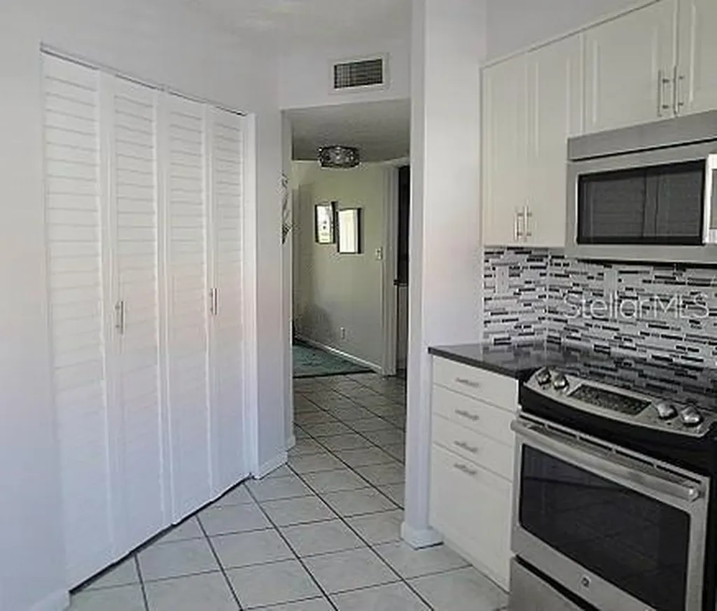 6061 Bahia Del Mar Boulevard St Petersburg FL 33715