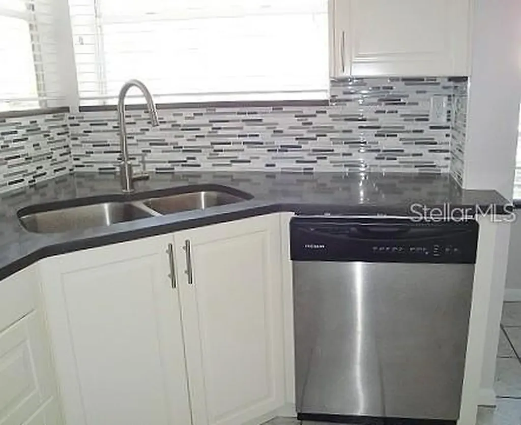 6061 Bahia Del Mar Boulevard St Petersburg FL 33715