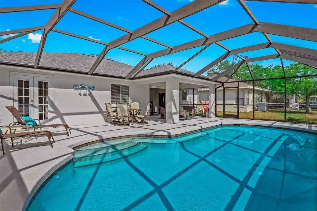 2718 Feiffer Circle Sarasota FL 34235