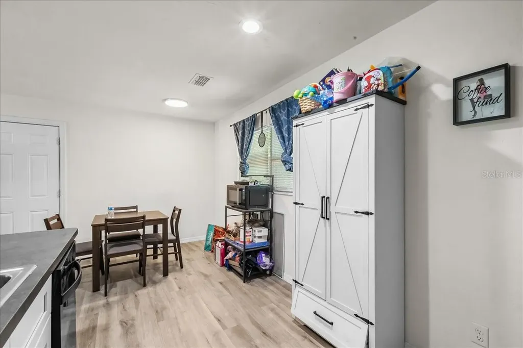 517 E Main Street Bronson FL 32621