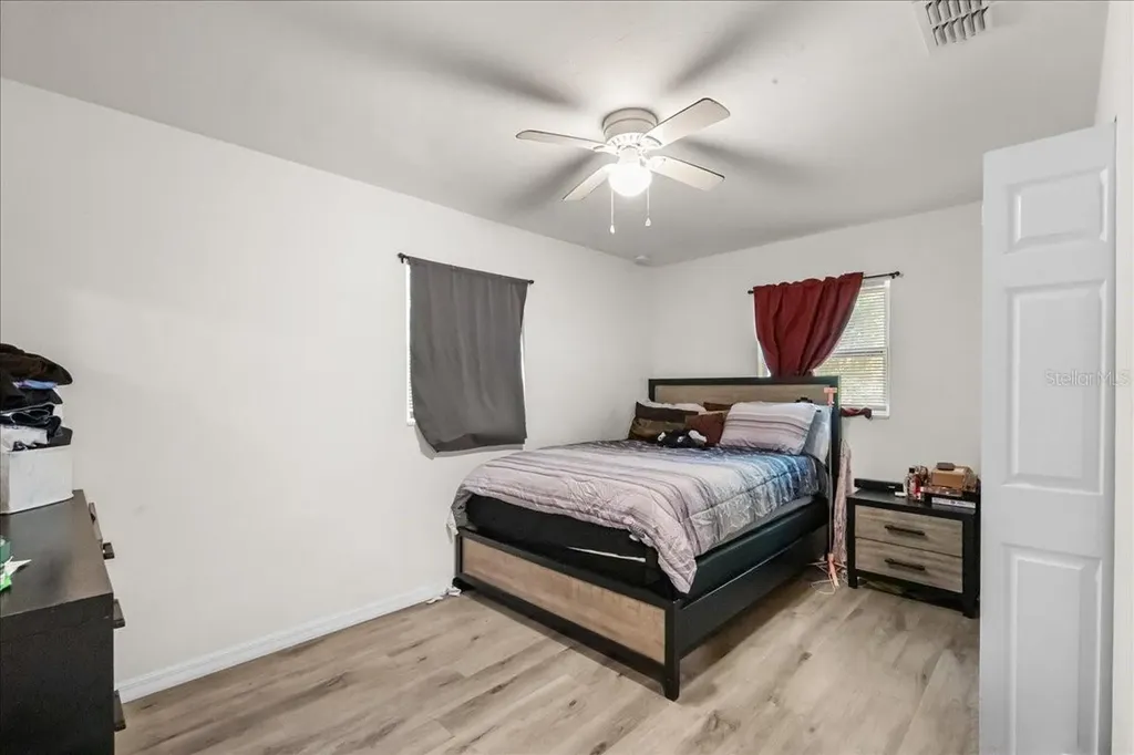 517 E Main Street Bronson FL 32621