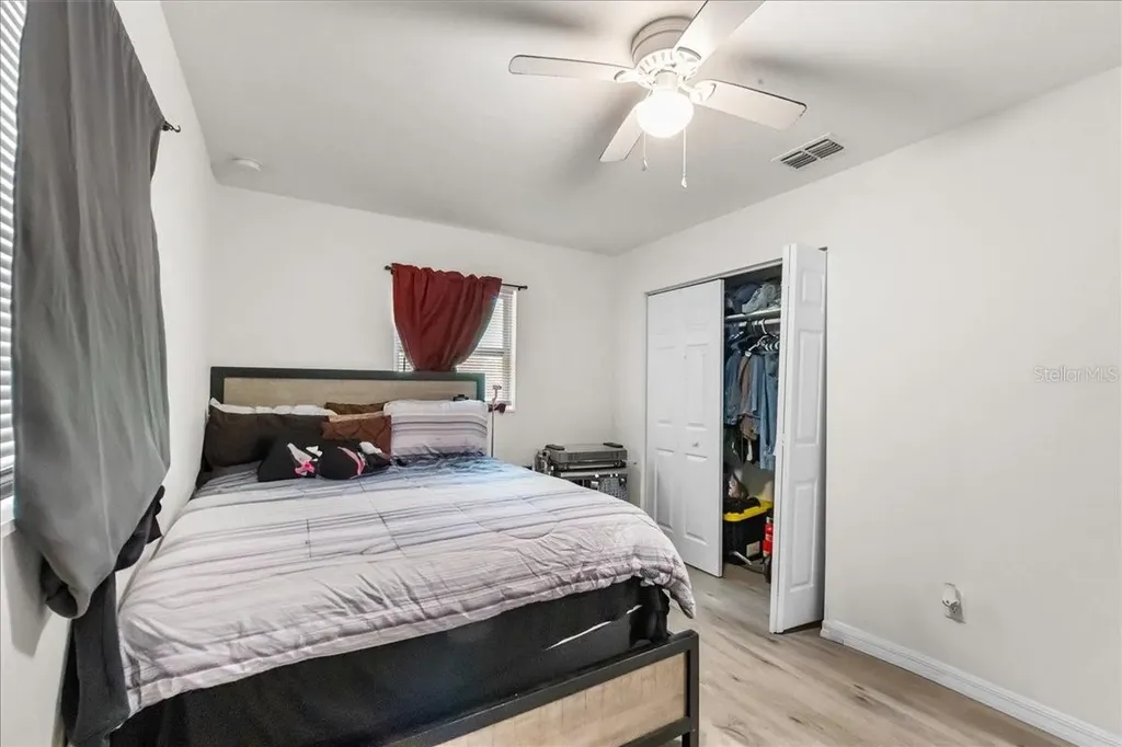 517 E Main Street Bronson FL 32621