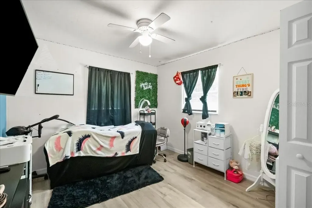 517 E Main Street Bronson FL 32621
