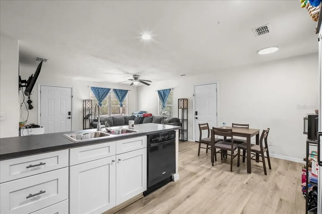 517 E Main Street Bronson FL 32621