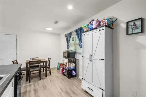 517 E Main Street Bronson FL 32621