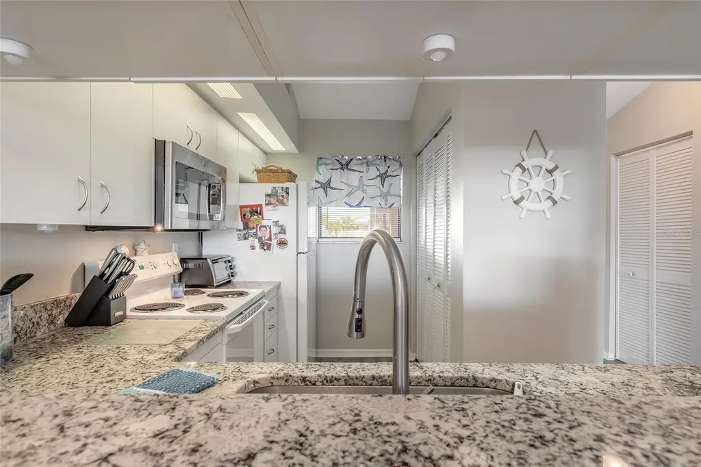 402 Bouchelle Drive New Smyrna Beach FL 32169