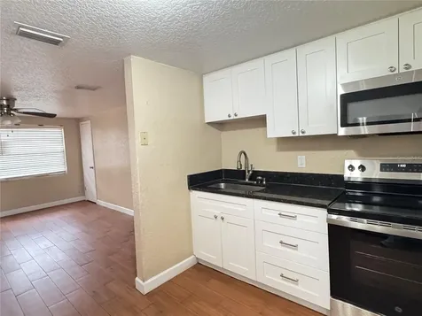 37221 Marlu Lane Dade City FL 33525