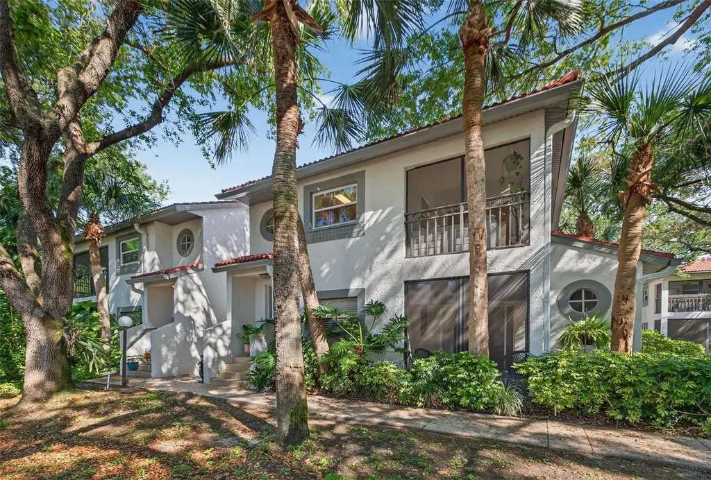 492 Santa Cruz Place NE St Petersburg FL 33703