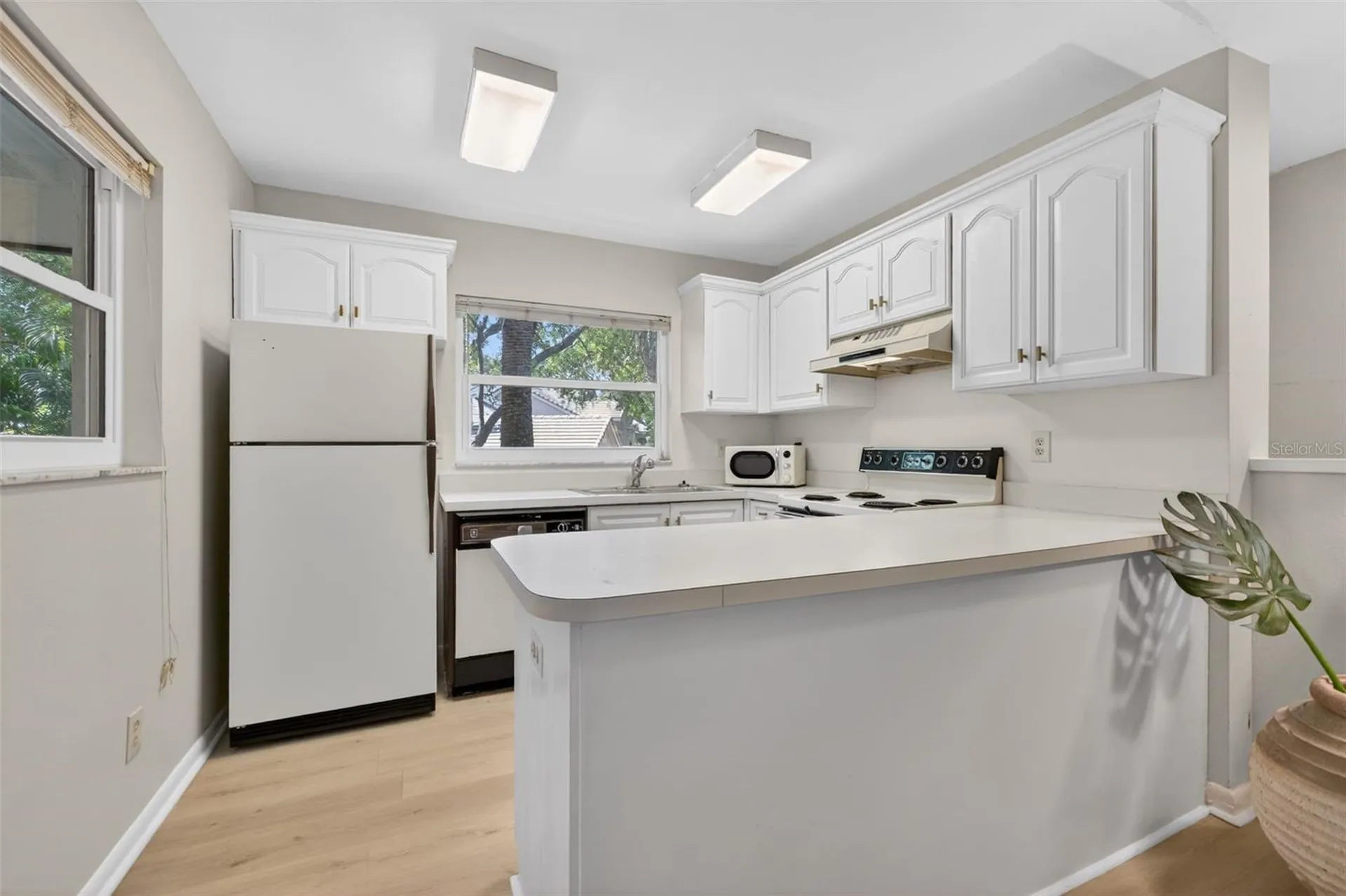 492 Santa Cruz Place NE St Petersburg FL 33703