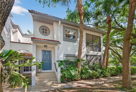 492 Santa Cruz Place NE St Petersburg FL 33703