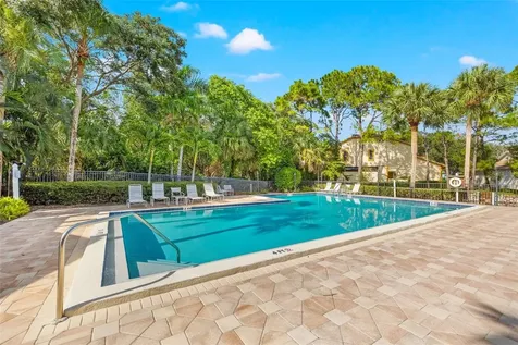 492 Santa Cruz Place NE St Petersburg FL 33703