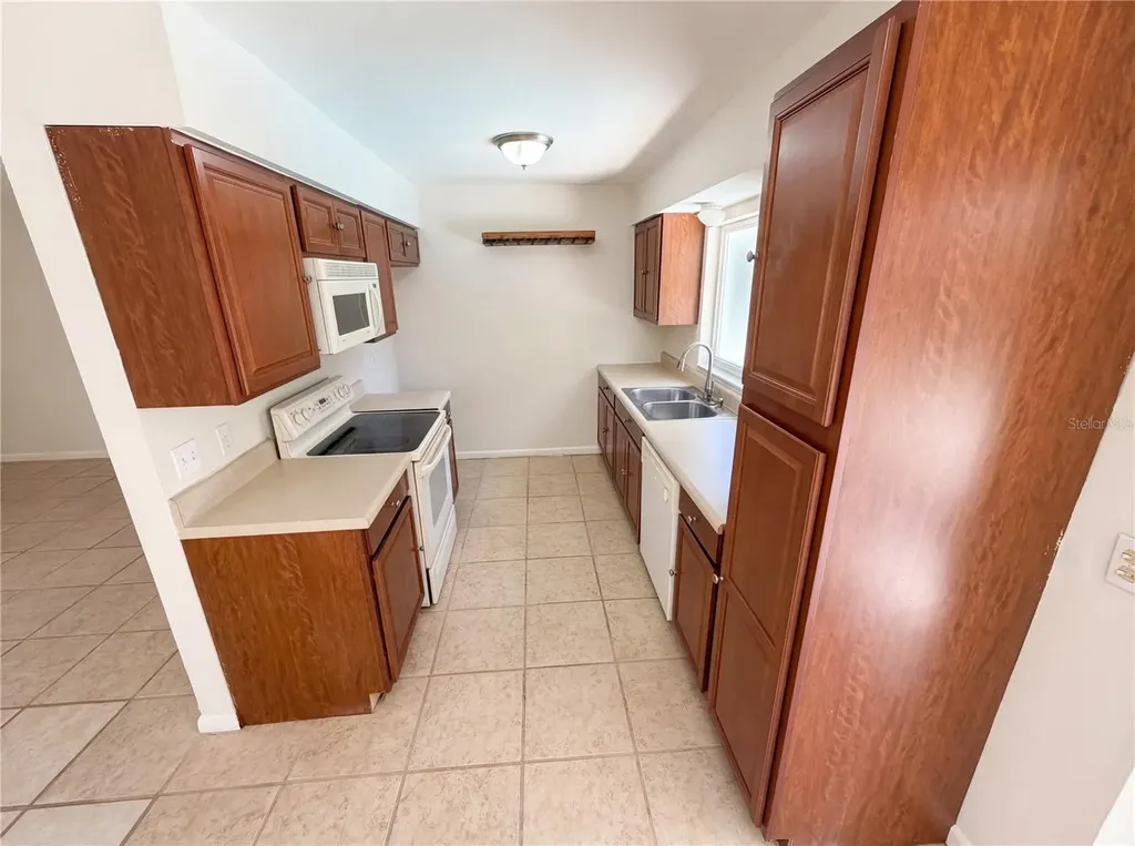 909 Winchester Court Brandon FL 33510