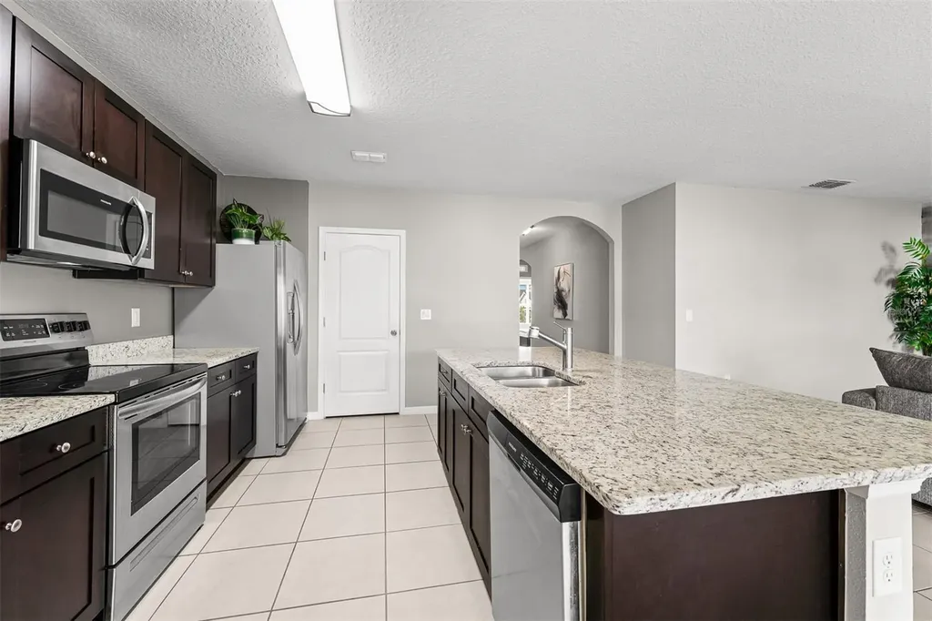 412 Aberdeen Drive Davenport FL 33896