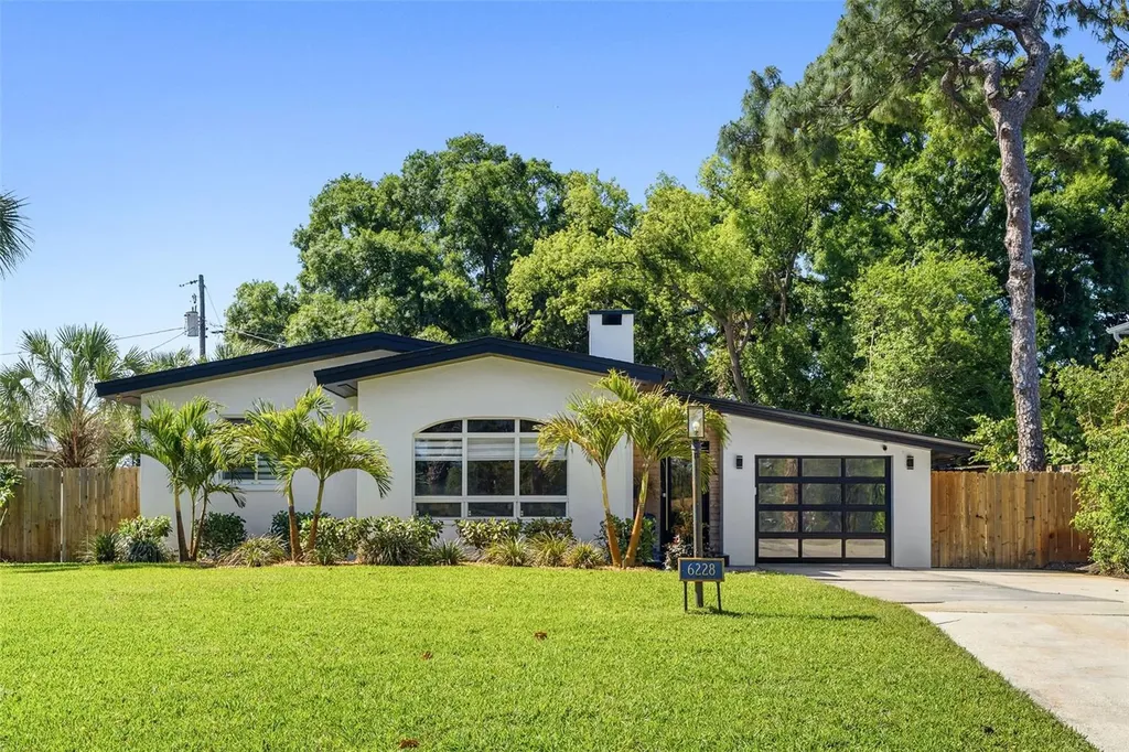 6228 7th Avenue N St Petersburg FL 33710
