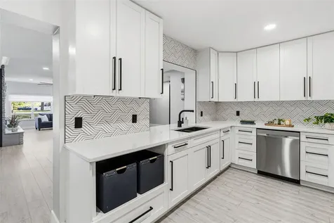 6228 7th Avenue N St Petersburg FL 33710