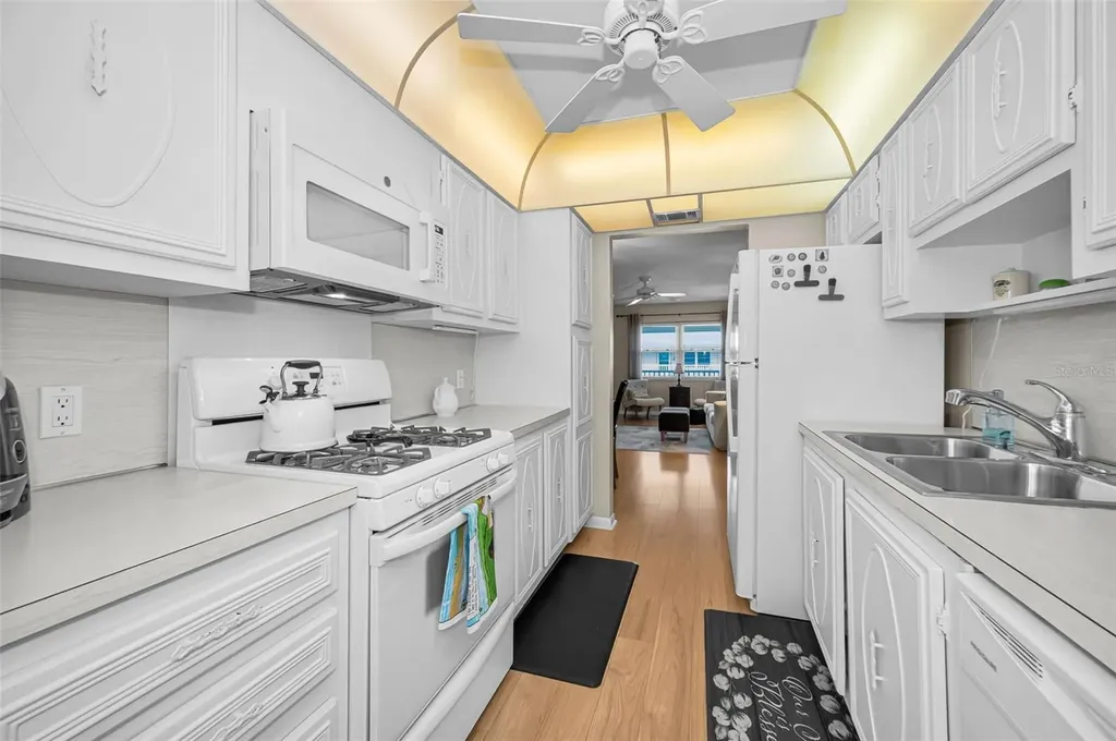 5227 81st Lane N St Petersburg FL 33709