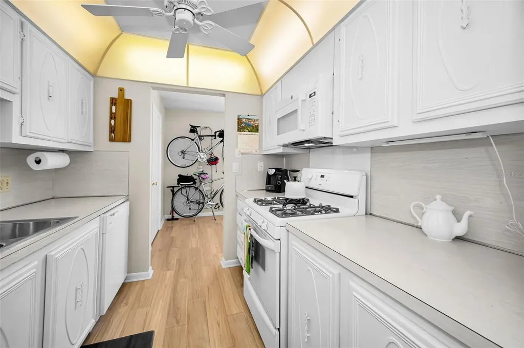 5227 81st Lane N St Petersburg FL 33709