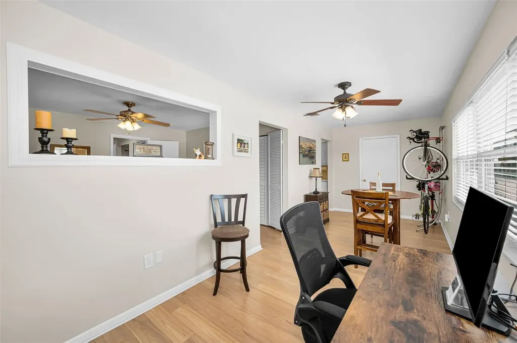 5227 81st Lane N St Petersburg FL 33709