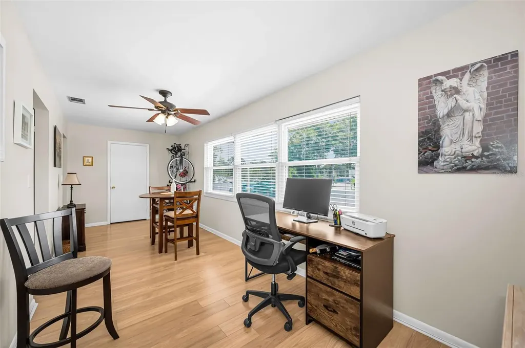 5227 81st Lane N St Petersburg FL 33709