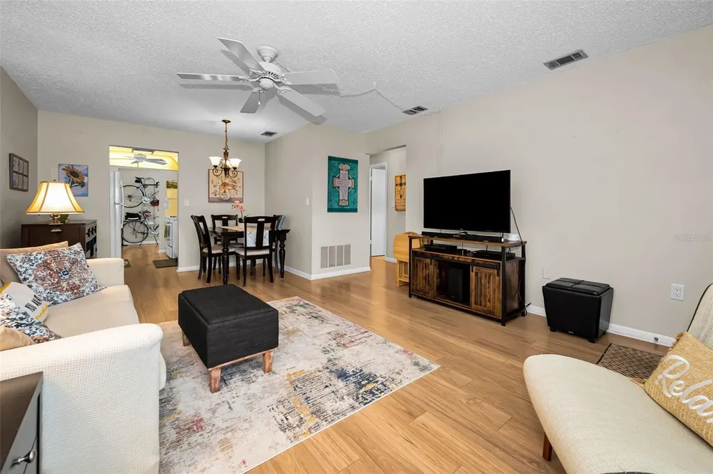 5227 81st Lane N St Petersburg FL 33709