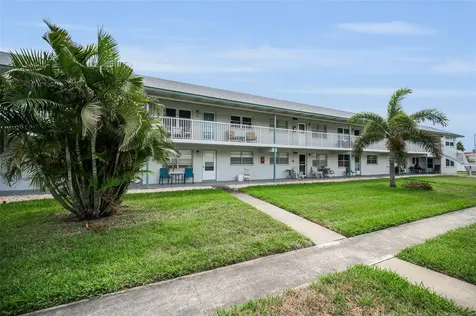 5227 81st Lane N St Petersburg FL 33709