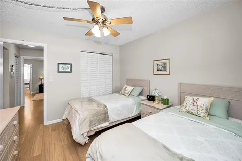 5227 81st Lane N St Petersburg FL 33709