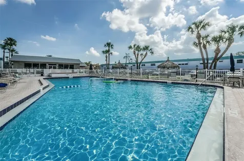 5227 81st Lane N St Petersburg FL 33709