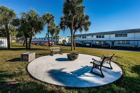 5227 81st Lane N St Petersburg FL 33709