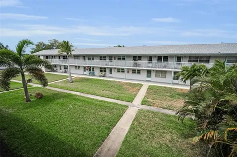 5227 81st Lane N St Petersburg FL 33709