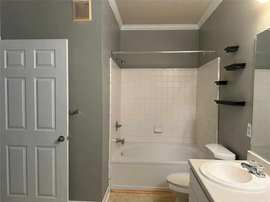 18302 Bridle Club Drive Tampa FL 33647