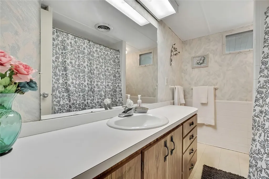 37 William Penn Way Palm Harbor FL 34684